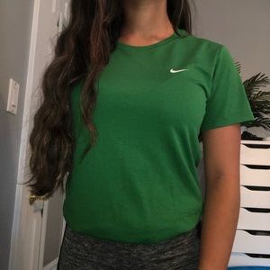 women’s nike workout tee